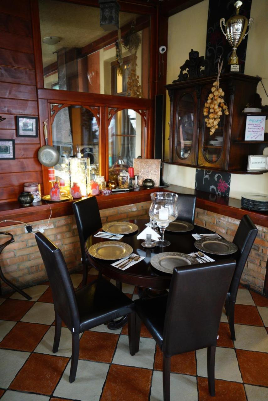 Penzion Restaurant Jakub Poprad Bagian luar foto